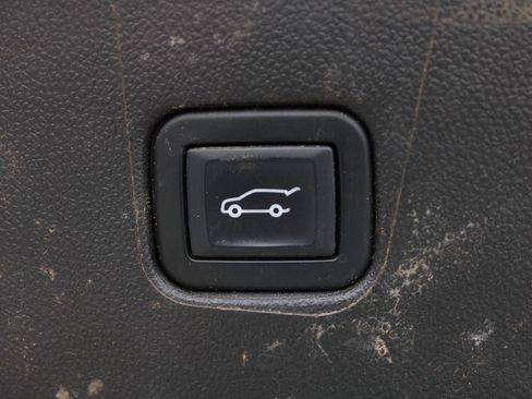 Used 2023 Chevrolet Blazer LT AWD/4WD image 9
