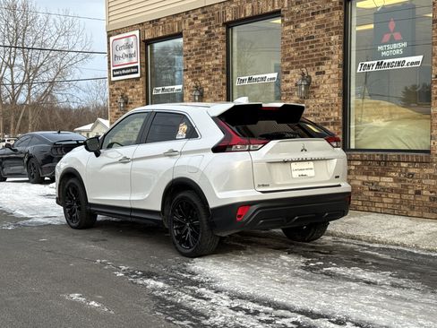 Used 2022 Mitsubishi Eclipse Cross LE image 3