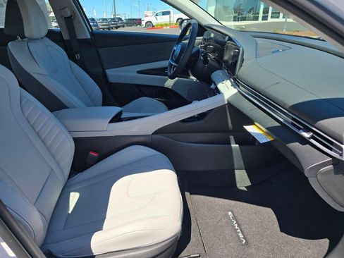 New 2026 Hyundai Elantra Limited FWD image 44