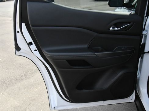 Used 2023 GMC Acadia SLT image 35