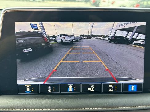 Used 2021 GMC Yukon XL AT4 w/ AT4 Premium Plus Package AWD/4WD image 29