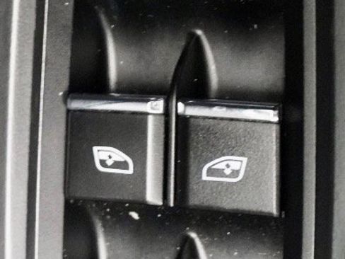 Used 2013 Porsche Cayenne S image 37