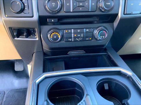 Used 2017 Ford F250 XLT w/ Snow Plow Prep Package image 33