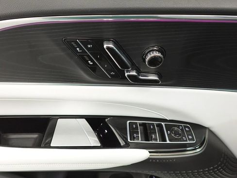 Used 2024 Cadillac Lyriq Sport image 9