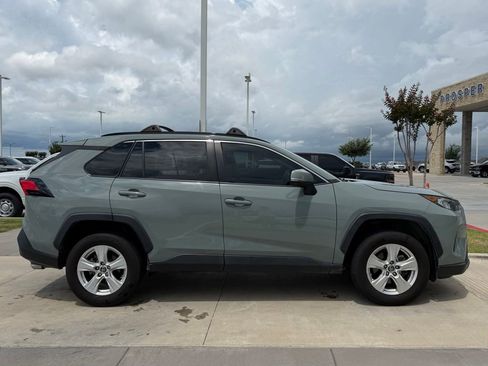Used 2019 Toyota RAV4 XLE w/ Convenience Package FWD image 21