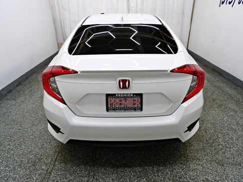 Used 2017 Honda Civic EX-T image 5