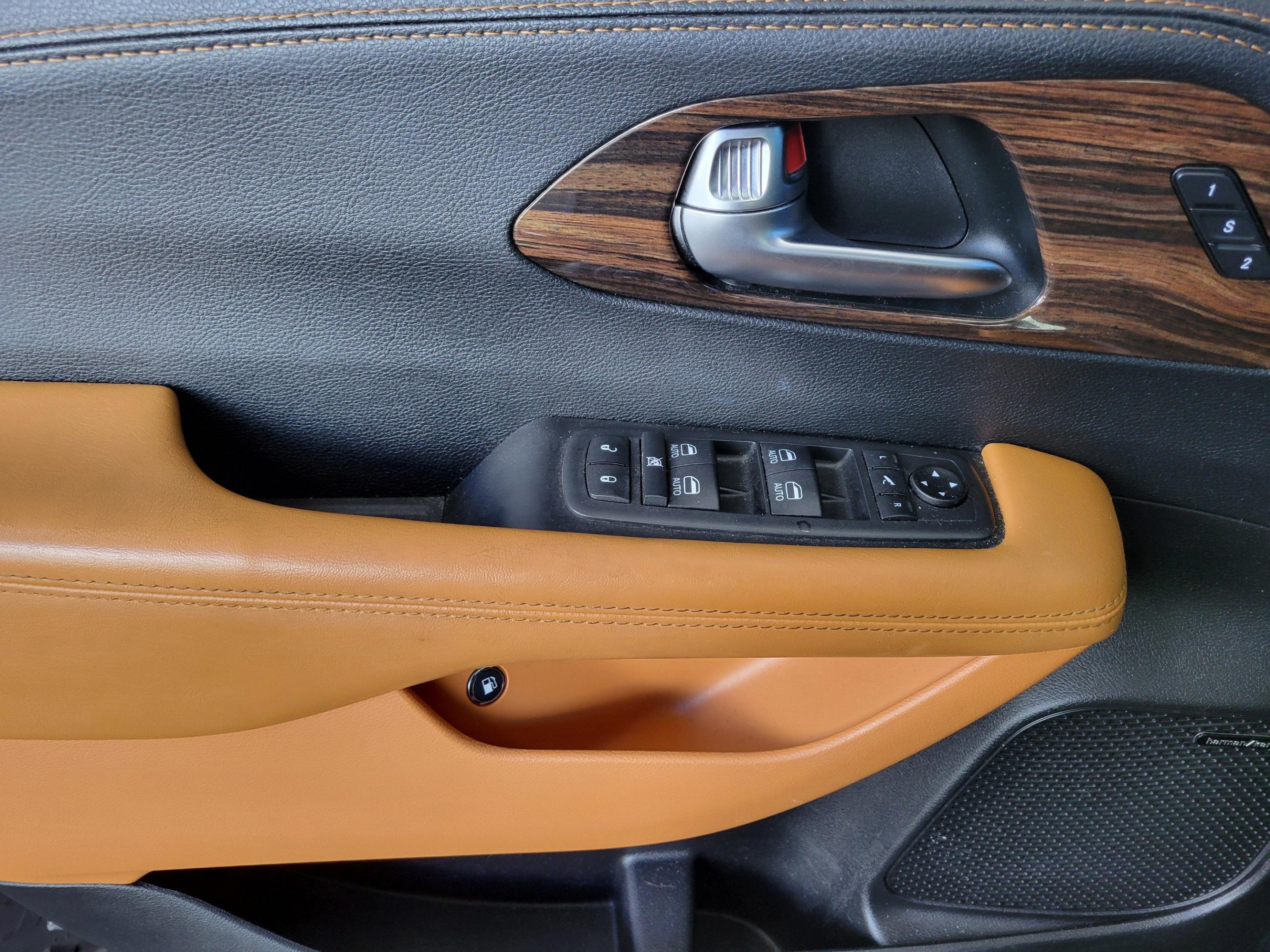 Used 2021 Chrysler Pacifica Pinnacle FWD image 15
