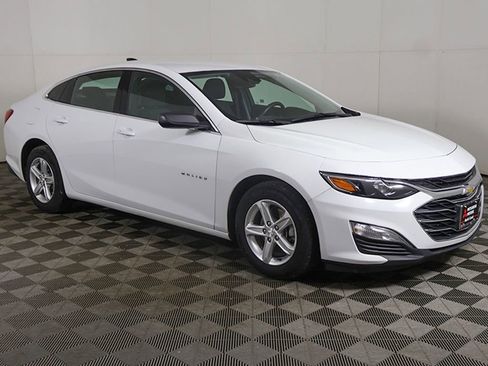 Used 2023 Chevrolet Malibu LS FWD image 2