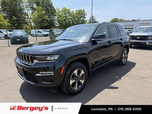 Used 2022 Jeep Grand Cherokee Limited 4xe w/ Luxury Tech Group II AWD/4WD image 1