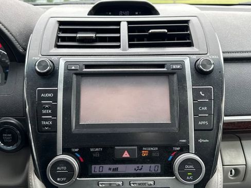 Used 2012 Toyota Camry XLE FWD image 28