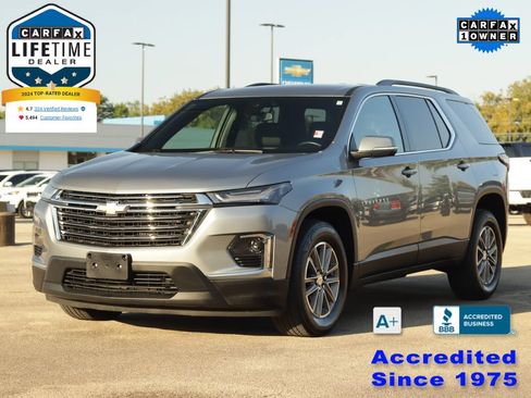 Used 2023 Chevrolet Traverse LT FWD image 3