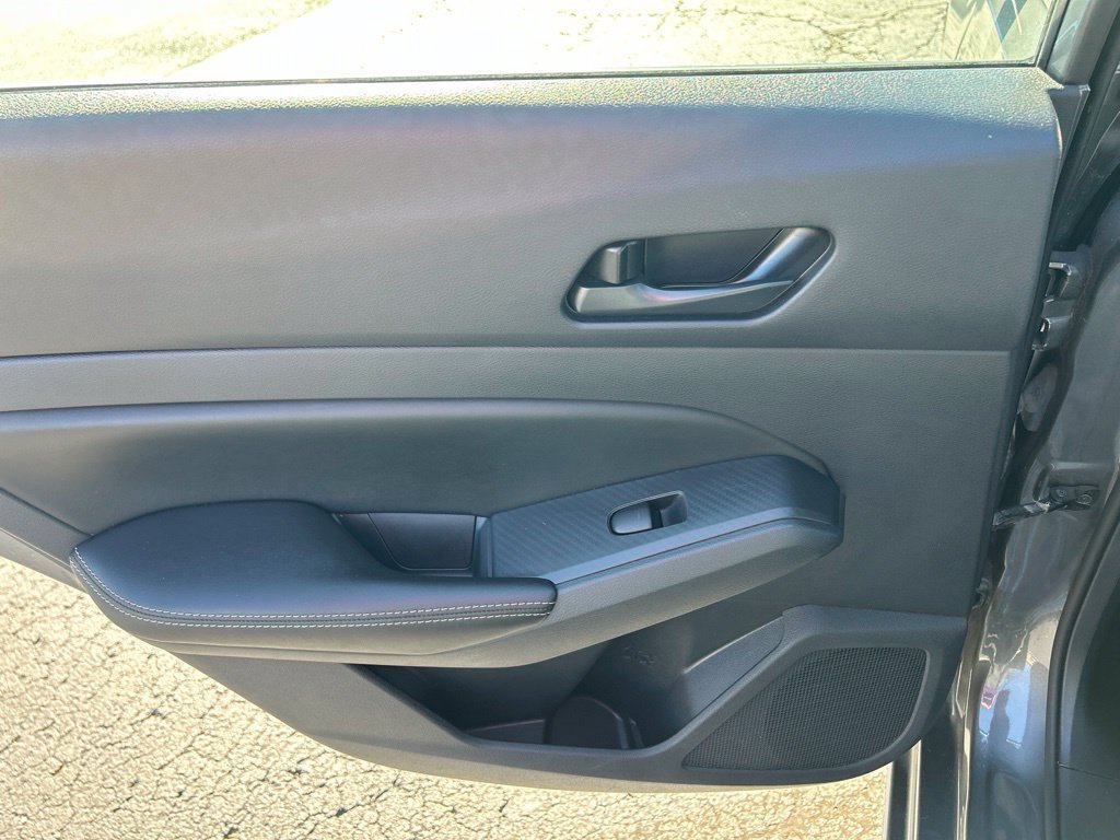 Used 2024 Nissan Altima 2.5 SV FWD image 33