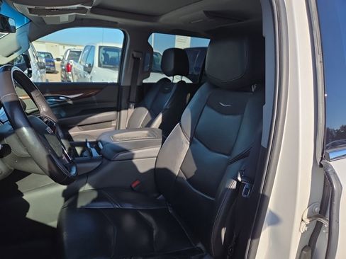 Used 2020 Cadillac Escalade ESV Premium Luxury AWD/4WD image 8