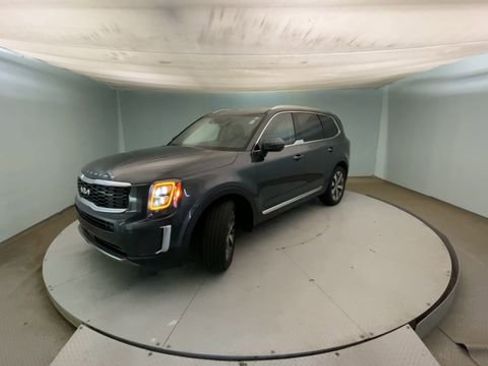 Used 2022 Kia Telluride EX w/ EX Premium Package FWD image 6