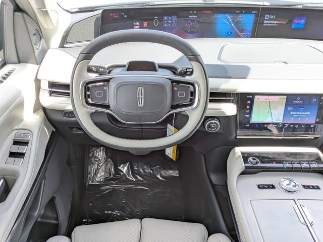 New 2026 Lincoln Navigator Premiere AWD/4WD image 16