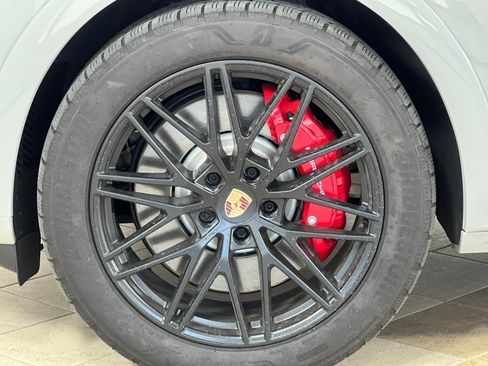 Certified 2026 Porsche Cayenne S AWD/4WD image 27