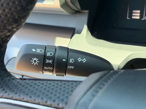 Used 2025 Toyota Tacoma SR5 AWD/4WD image 13