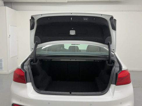 Used 2019 BMW 540i w/ M Sport Package image 35