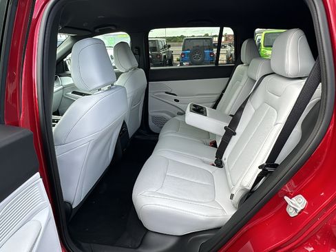 New 2026 Jeep Cherokee Limited AWD/4WD image 15