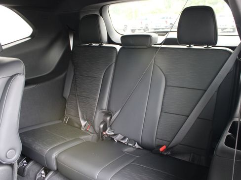 Used 2026 Buick Enclave Sport Touring AWD/4WD image 22