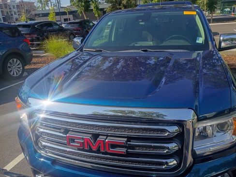 Used 2019 GMC Canyon SLT w/ Driver Alert Package AWD/4WD image 2