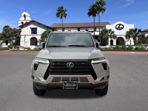 Used 2024 Lexus GX 550 w/ Cold Area Package AWD/4WD image 6