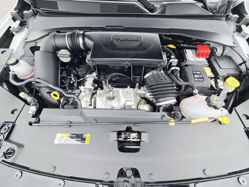 Used 2025 Jeep Compass Latitude w/ Altitude Special Edition image 18