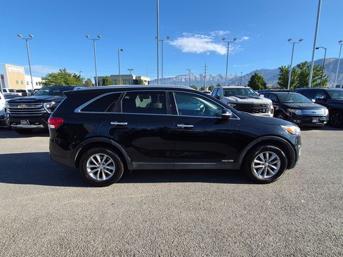 Used 2018 Kia Sorento LX AWD/4WD image 2