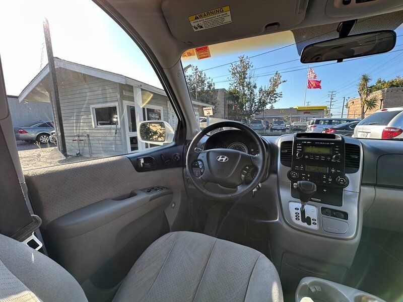 Used 2008 Hyundai Entourage GLS FWD image 15