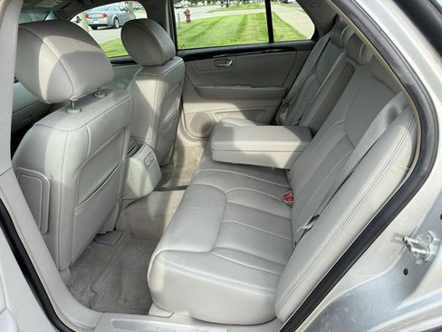 Used 2009 Cadillac DTS w/ Trunk Convenience Package image 9