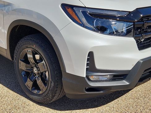 New 2026 Honda Ridgeline Black Edition image 5