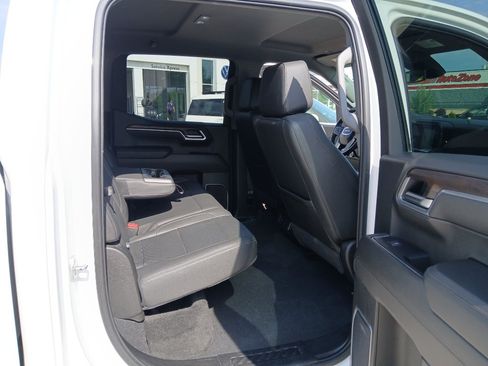 Used 2025 GMC Sierra 1500 SLT AWD/4WD image 27