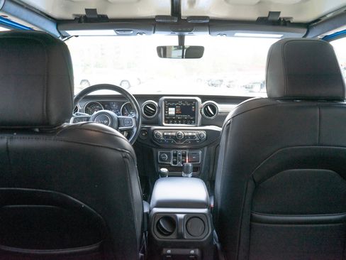 Used 2023 Jeep Wrangler Unlimited Sahara w/ Cold Weather Group AWD/4WD image 26