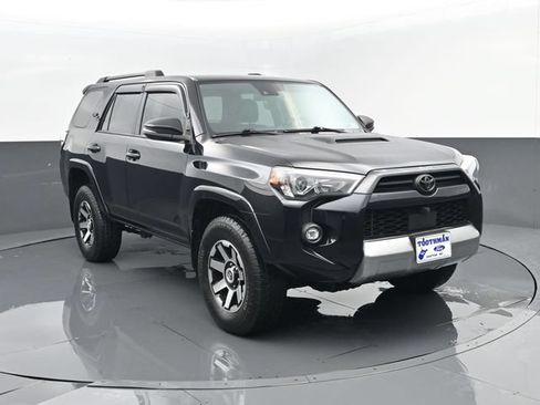 Used 2022 Toyota 4Runner TRD Off-Road Premium AWD/4WD image 3