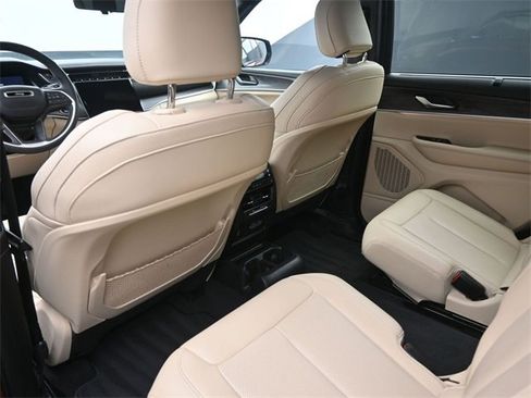 Used 2023 Jeep Grand Cherokee L Limited w/ Luxury Tech Group II image 23