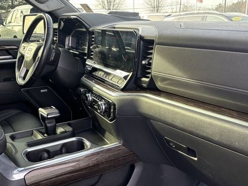 Used 2022 GMC Sierra 1500 Elevation w/ Elevation Premium Package image 14