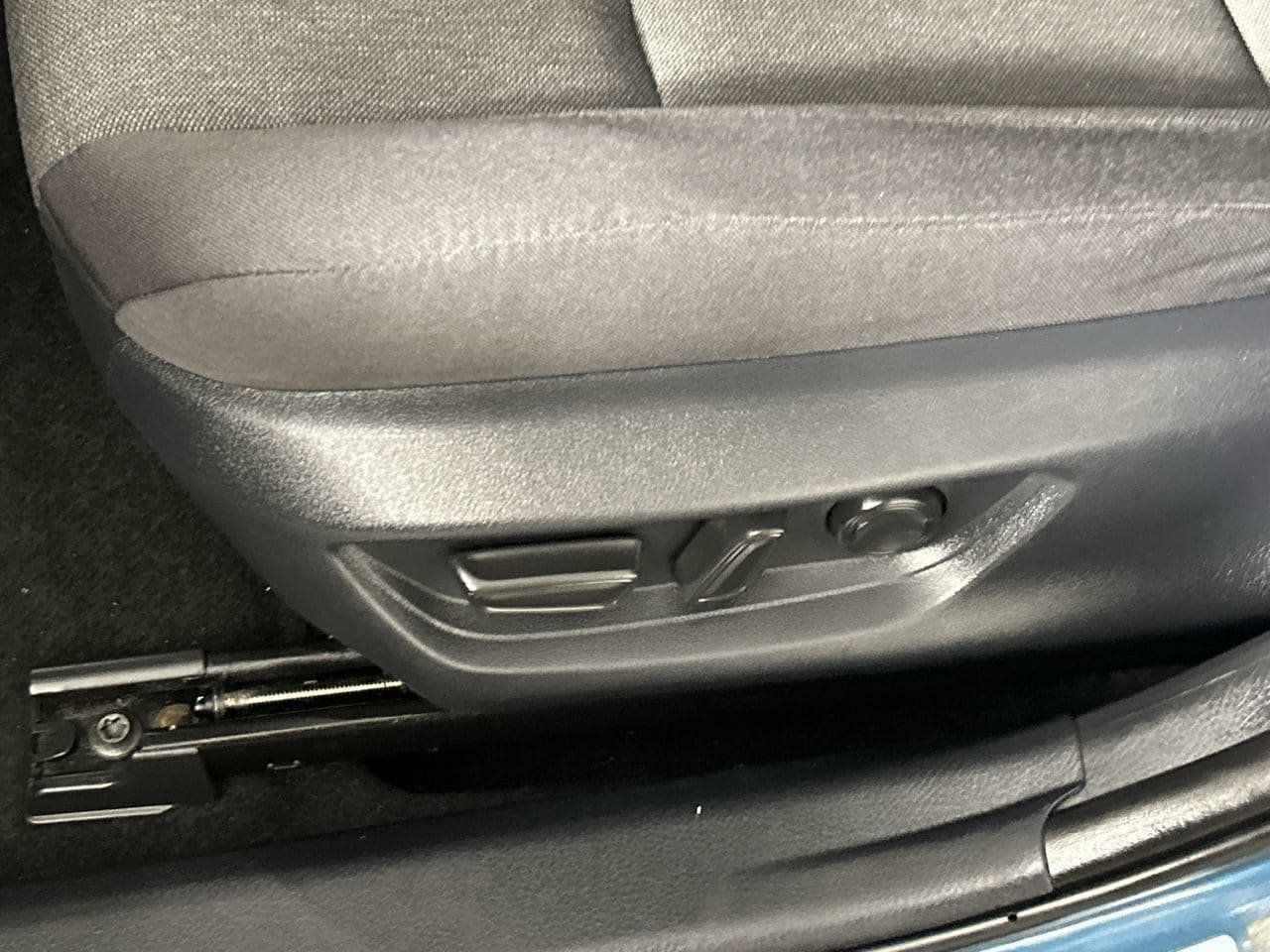 Used 2025 Toyota Camry LE w/ Convenience Package FWD image 21