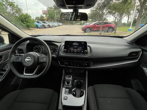 Used 2024 Nissan Rogue S FWD image 10