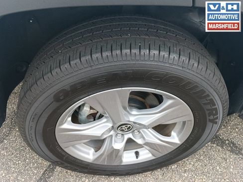 Used 2025 Toyota RAV4 LE AWD/4WD image 22