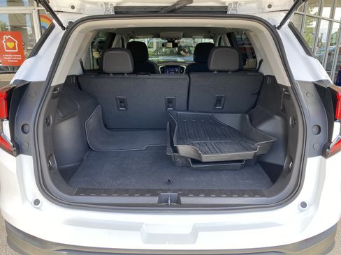 Used 2024 GMC Terrain SLE w/ Driver Convenience Package AWD/4WD image 15