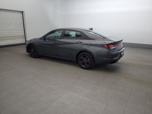 Used 2023 Hyundai Elantra SEL image 3
