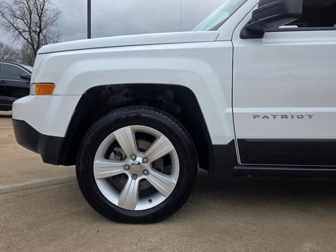 Used 2014 Jeep Patriot Latitude image 25