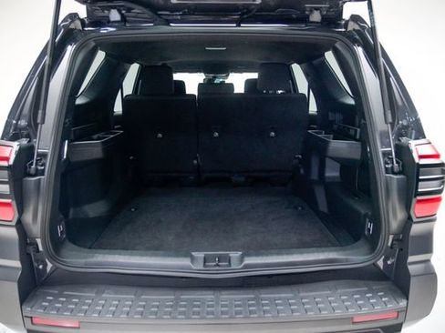 Used 2025 Toyota 4Runner SR5 AWD/4WD image 11
