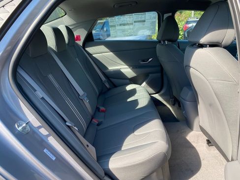 New 2025 Hyundai Elantra SEL image 31