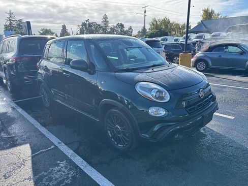 Used 2020 FIAT 500L Trekking w/ Popular Equipment Group FWD image 3