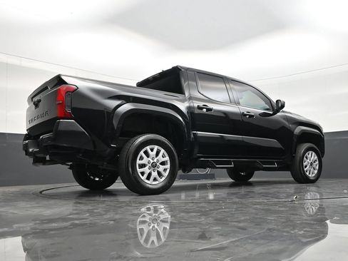 Used 2025 Toyota Tacoma SR AWD/4WD image 24