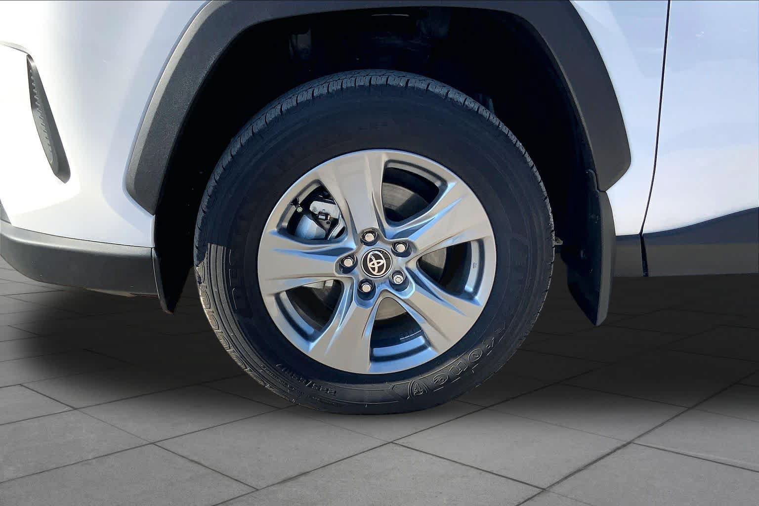 Used 2025 Toyota RAV4 XLE w/ Convenience Package AWD/4WD image 9