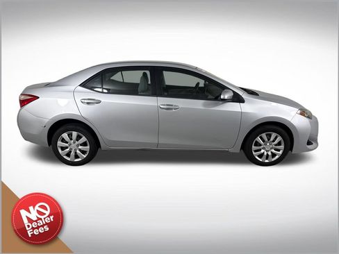 Used 2017 Toyota Corolla L FWD image 2