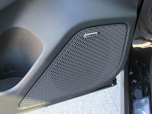 New 2026 Mitsubishi Outlander SEL image 12