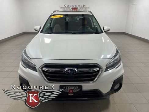 Used 2018 Subaru Outback 2.5i Touring image 2
